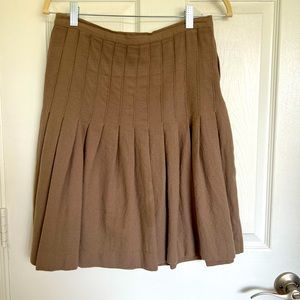 Pleated wool skirt
